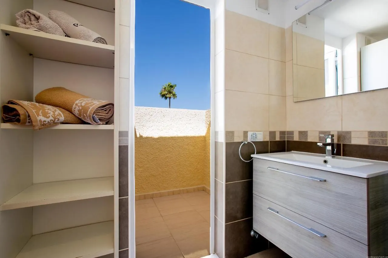 Bungalow Costa Adeje Cortijo 4-6 Playa de las Americas  Španělsko